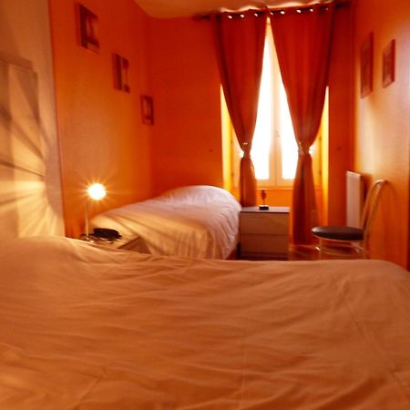 Logis Hotel Au Croissant Buzançais Zimmer foto