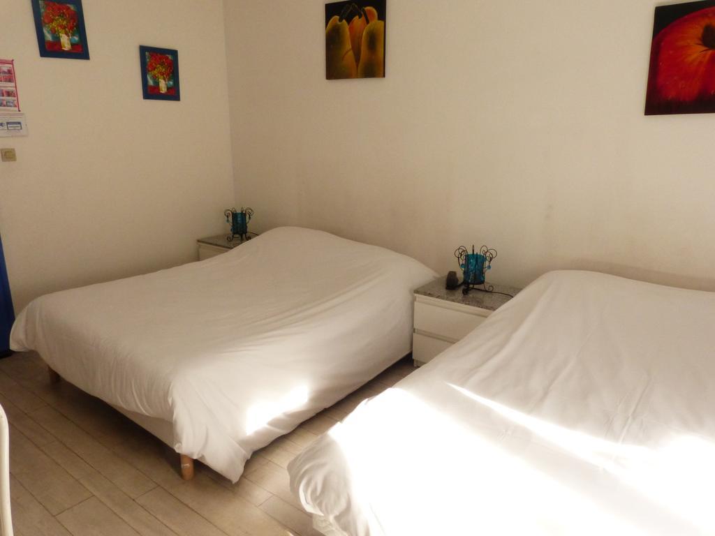 Logis Hotel Au Croissant Buzançais Zimmer foto